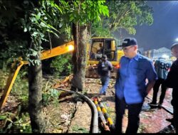 Pemkab Bogor Turunkan Alat Berat Tangani Tumpukan Sampah di Kali Baru, Ajak Warga Jaga Kebersihan Sungai